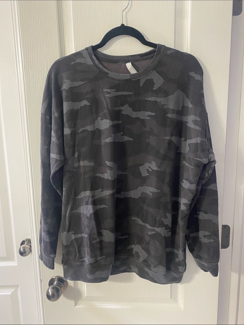 Athleta Women's Black & Gray Camo Crew Sweatshirt